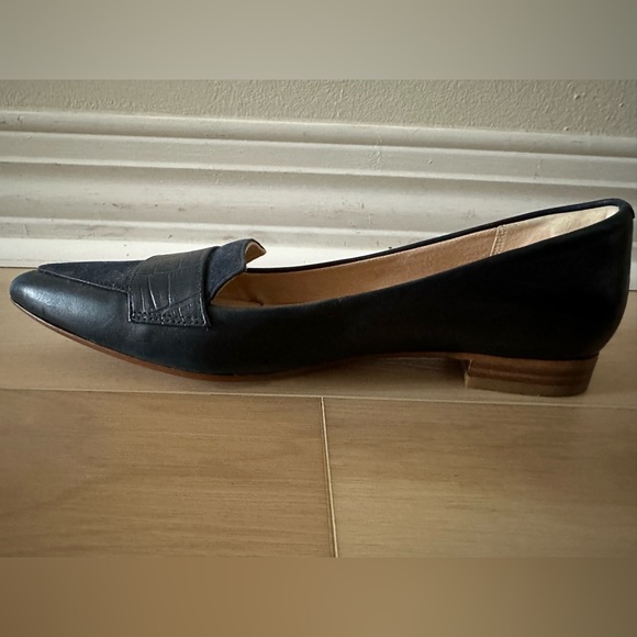 Clarks “Laina” Navy Crocodile flats size 7 with “Cushion Plus” insole - Picture 3 of 5